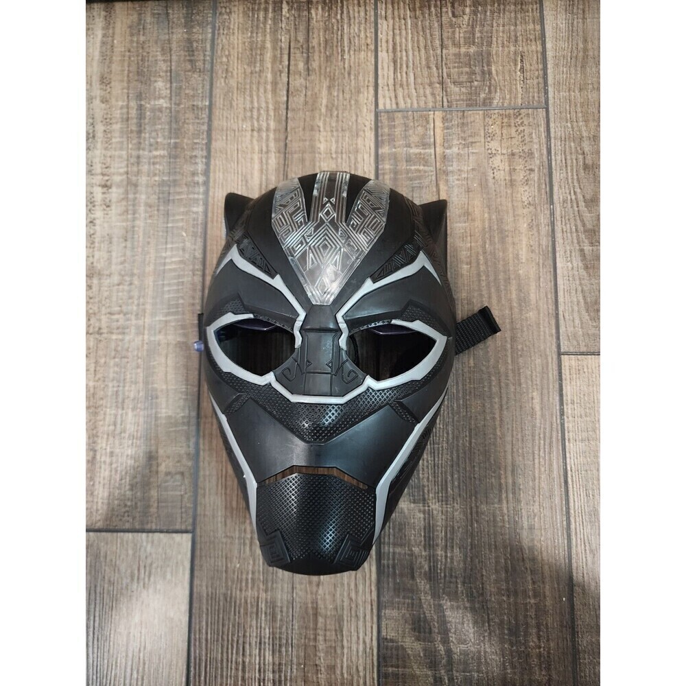 Marvel Avengers Black Panther Vibranium Power FX Light Up Kids Mask